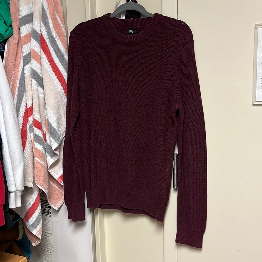 L H&M maroon knit-sweater